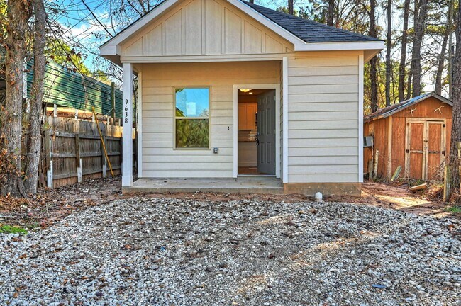 Building Photo - 9638 WARM Spgs