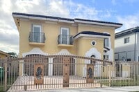 Building Photo - 15582 SW 13th Terrace