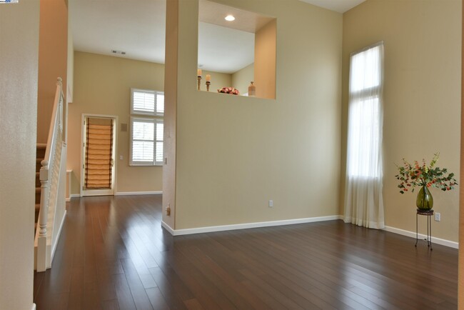Building Photo - 35 Belize Ct