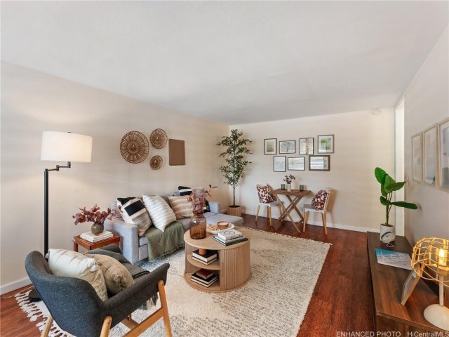 Building Photo - 1541 Dominis St