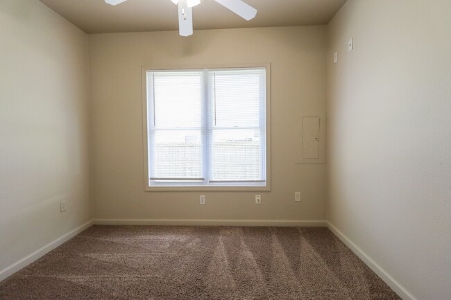 Building Photo - S 55th West Ave Duplex