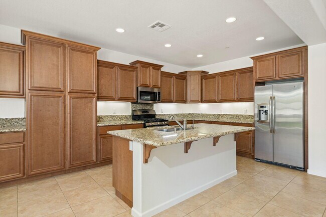 Building Photo - 73771 Picasso Dr