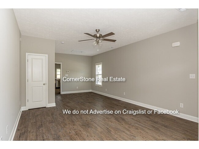 Building Photo - Move in special ($500 off first month's rent)