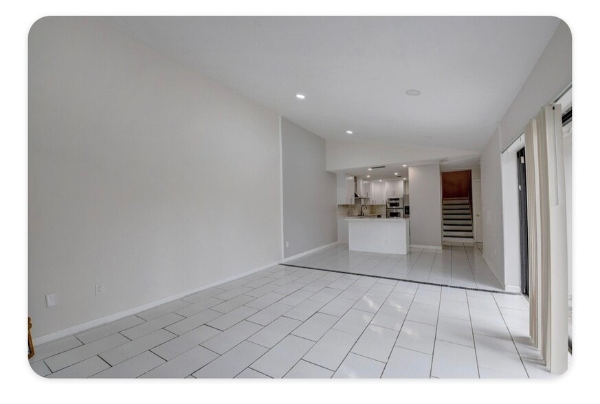 Building Photo - 4588 Holly Lake Dr