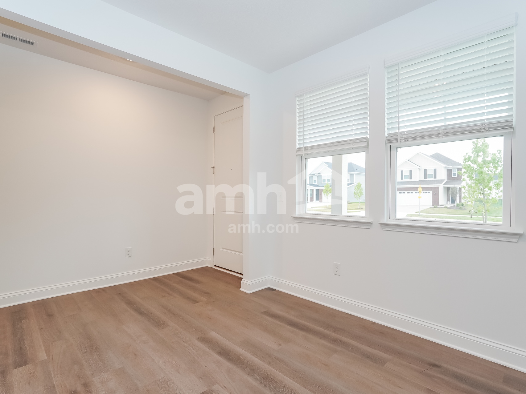 Building Photo - 406 Golden Maple Pl