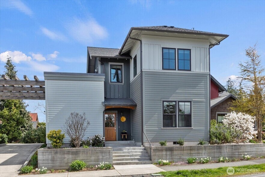 Front - 514 Cascade Ave