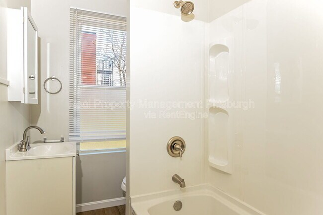 Building Photo - 2233 Milligan Ave