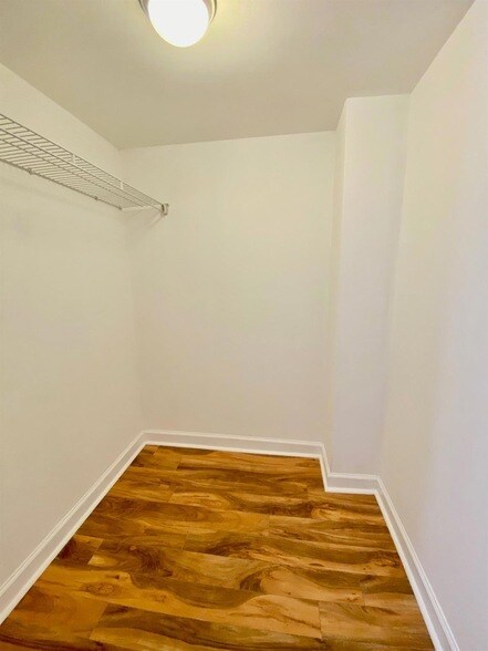 Building Photo - 3051 N Course Dr