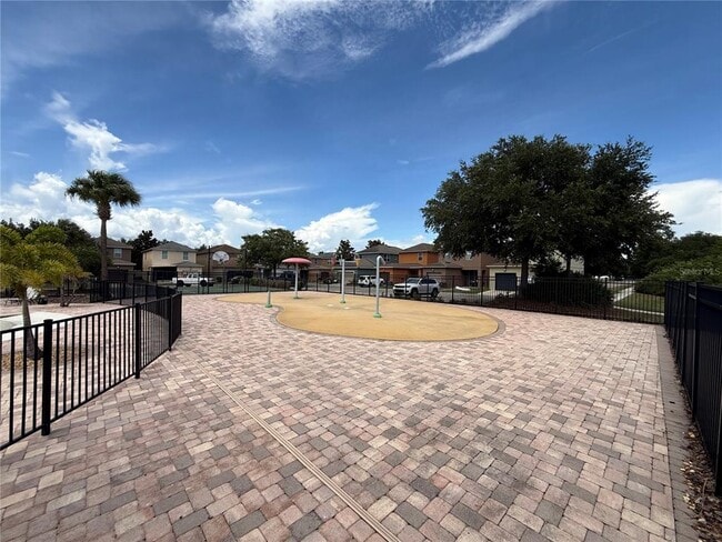 Building Photo - 9154 Hillcroft Dr