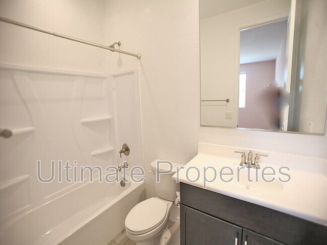 Building Photo - 12639 W Country Club Trail