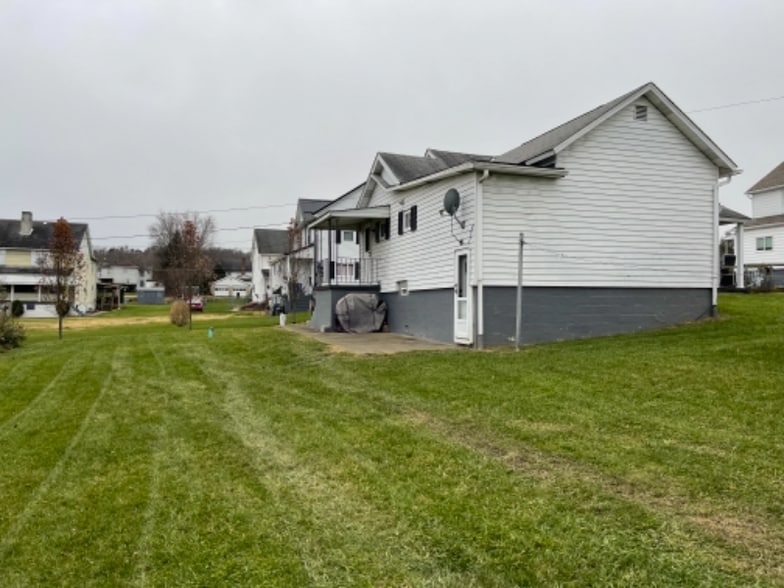 Building Photo - 66 Birch Rd