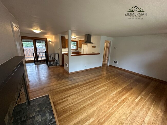 Building Photo - Charming 2 bed 2 bath home in Eugene
