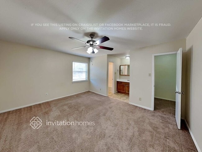 Building Photo - 1229 N Creek Dr