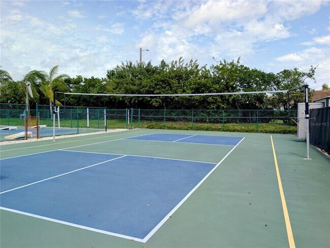 Building Photo - 1624 Layton Ct