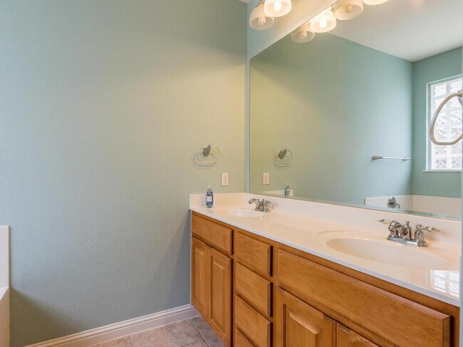 Building Photo - 1104 Winding Creek Pl