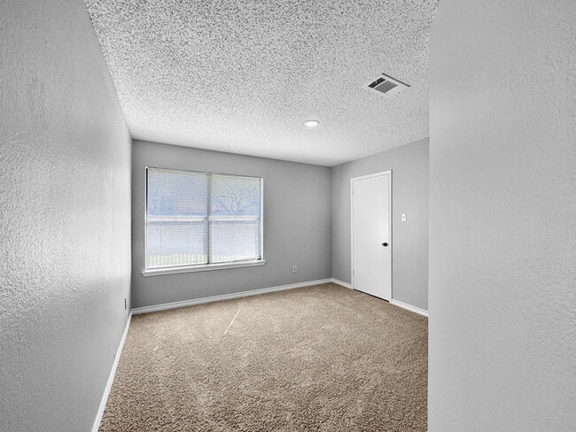 Building Photo - 6107 Ridge Top Ln