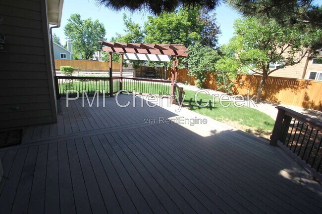 Building Photo - 9800 Foxhill Cir