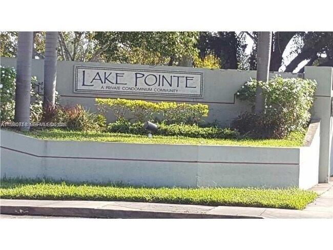 Building Photo - 216 Lake Pointe Dr