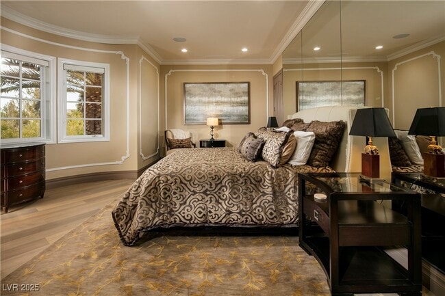 Building Photo - 8801 Palm Greens Ct