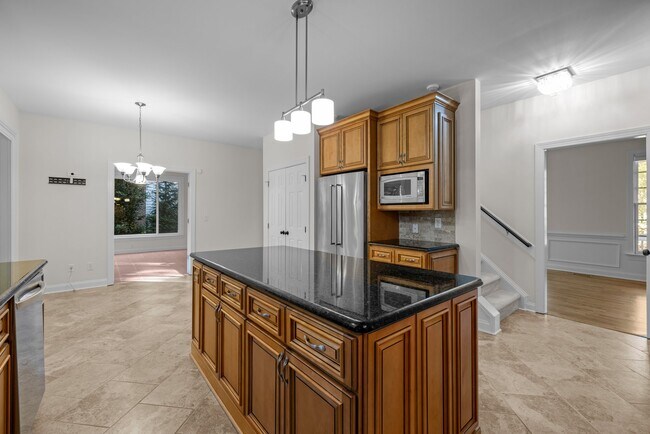 Building Photo - 2406 Flints Pond Cir