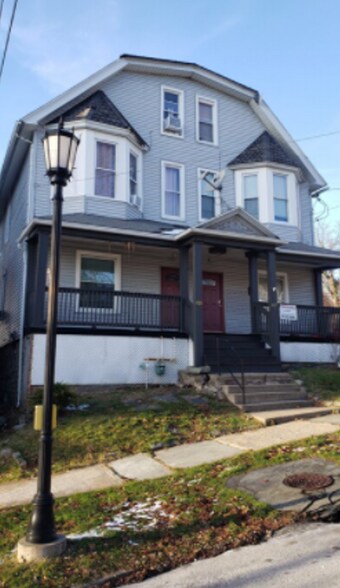 Building Photo - 427 Taylor Ave