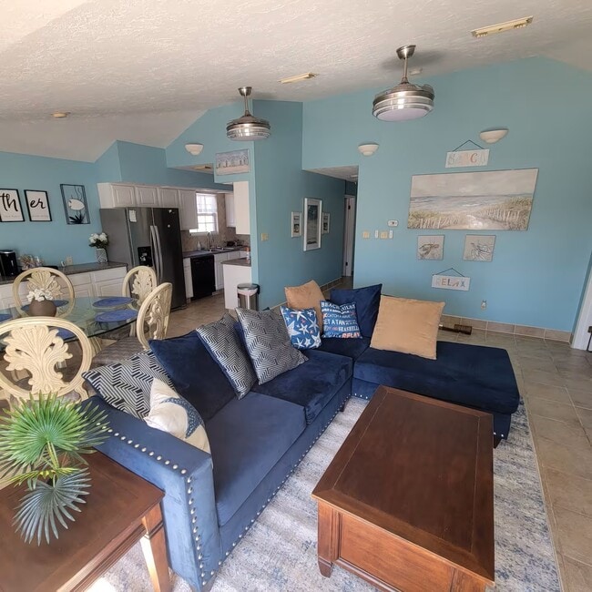 Building Photo - 22101 Lampasas Dr