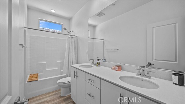 Building Photo - 16282 Meadowhouse Ave
