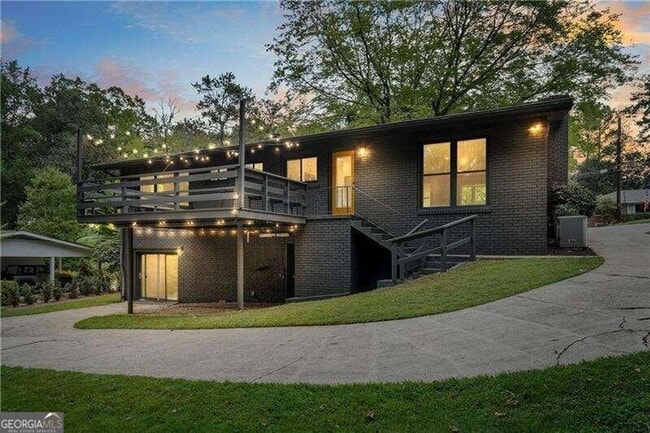 Building Photo - Atlanta Rental with Space, Style & Unbeatable Location