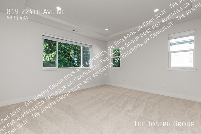 Building Photo - 819 224th Ave NE