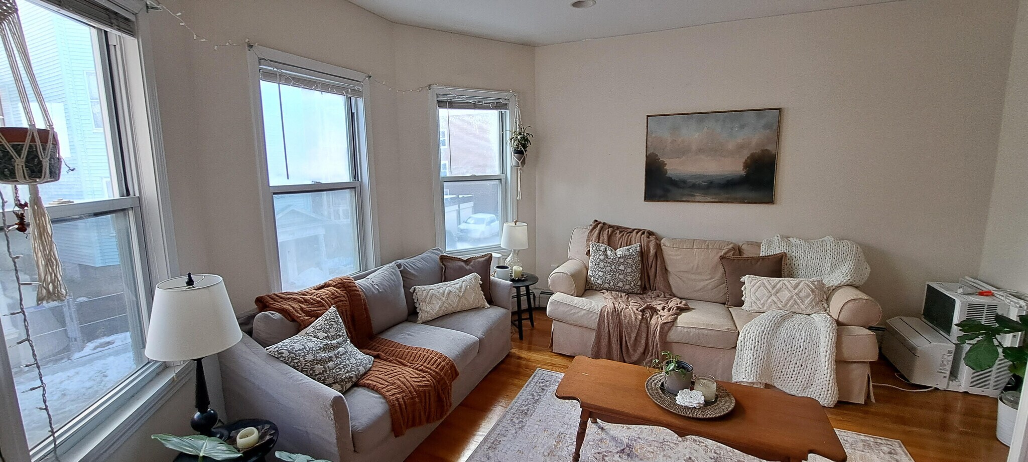 Building Photo - 143 Hillside St