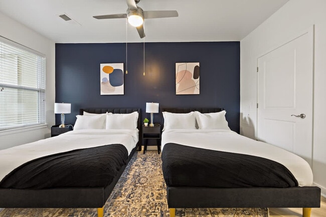 Building Photo - 205 S Kings Dr