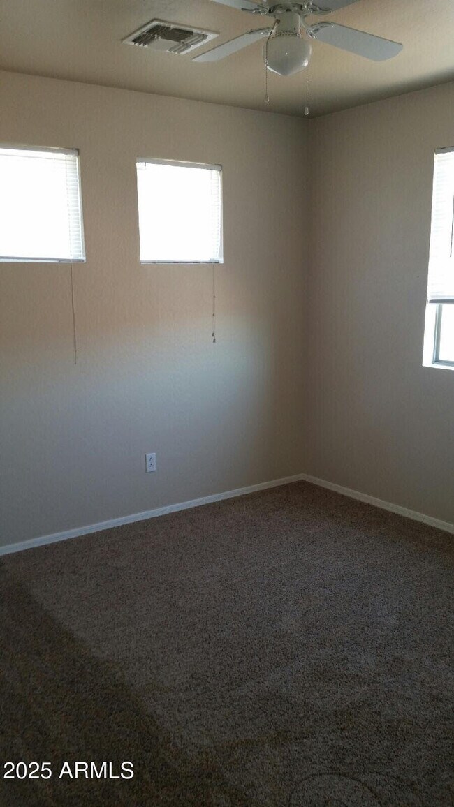 Building Photo - 6919 S 50th Dr