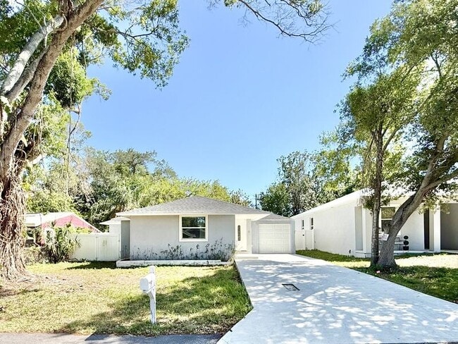 Building Photo - 2712 60th Ave N