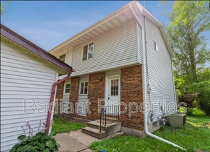 Building Photo - 1530 E 16th St