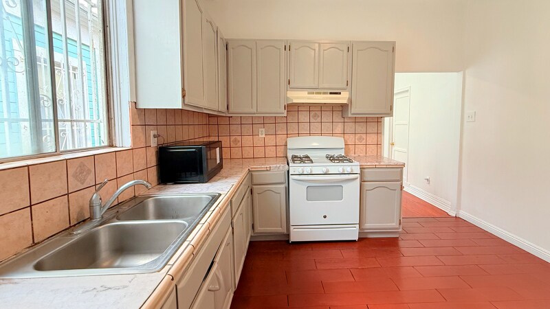 Building Photo - 1522 W 29th St
