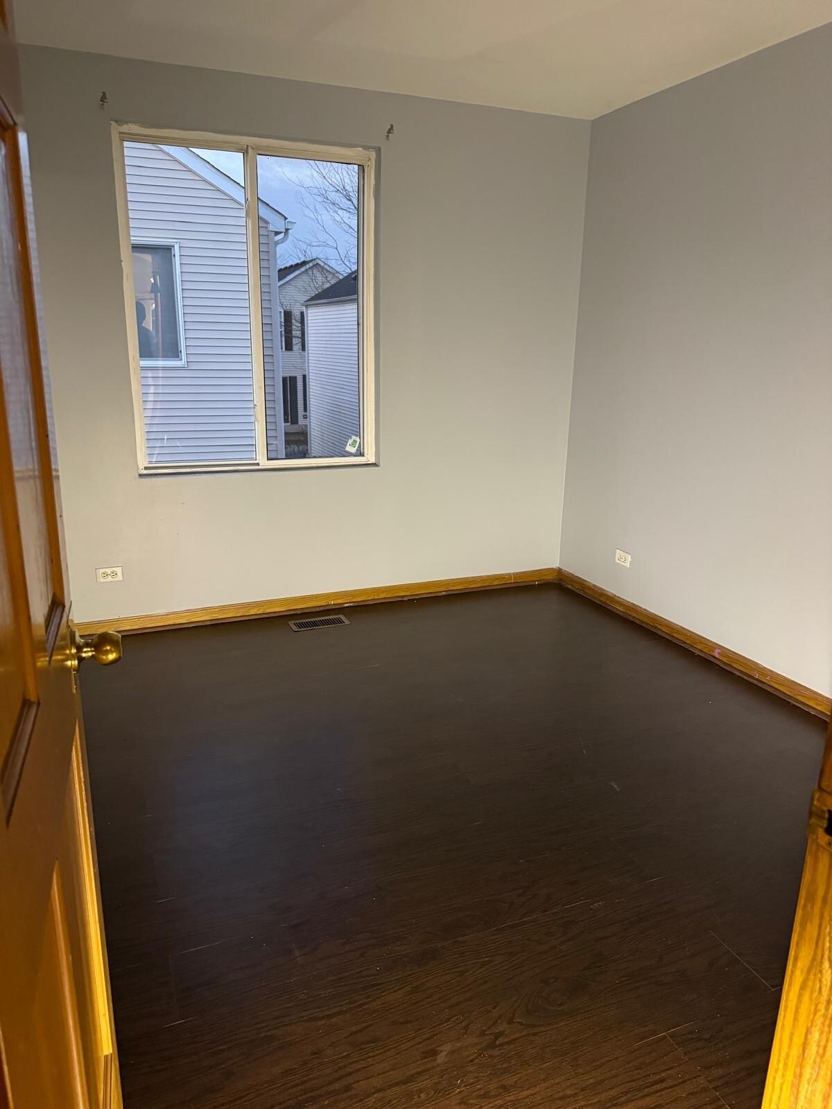 Building Photo - 871 Symphony Dr