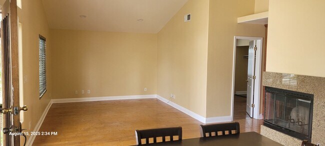Building Photo - Centrally located gem in Chula Vista