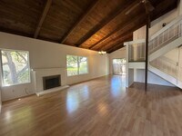 Building Photo - San Antonio HOA 3 bdrm 2 bath townhome