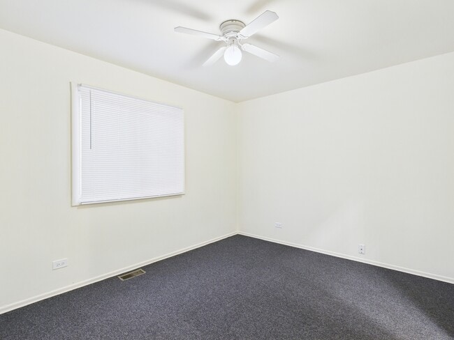 Building Photo - 17681 Country Club Ln