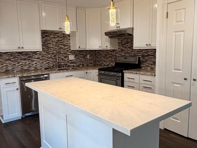 Building Photo - 3815 Redwood Falls Dr