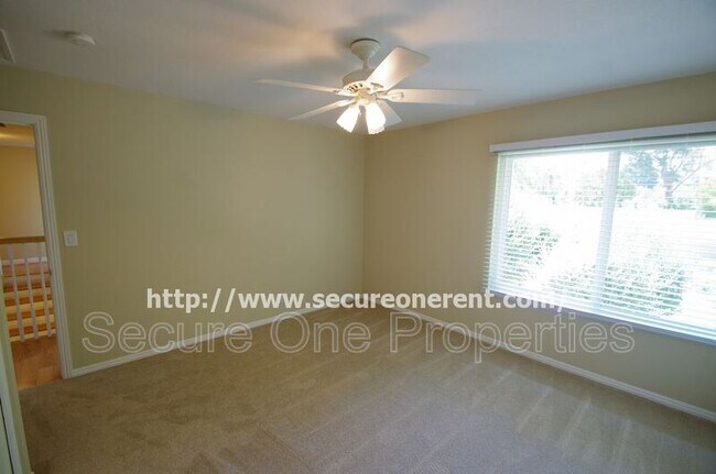 Building Photo - 5827 Fairhaven Ave