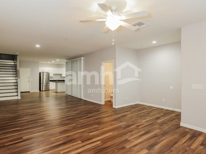 Building Photo - 20709 W Stone Hill Rd