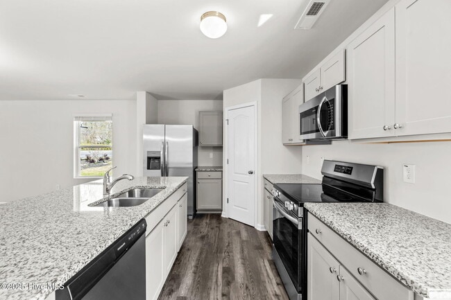 Building Photo - 705 Conductor Ct