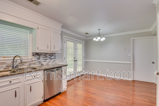 Building Photo - 493 Fairfield Way