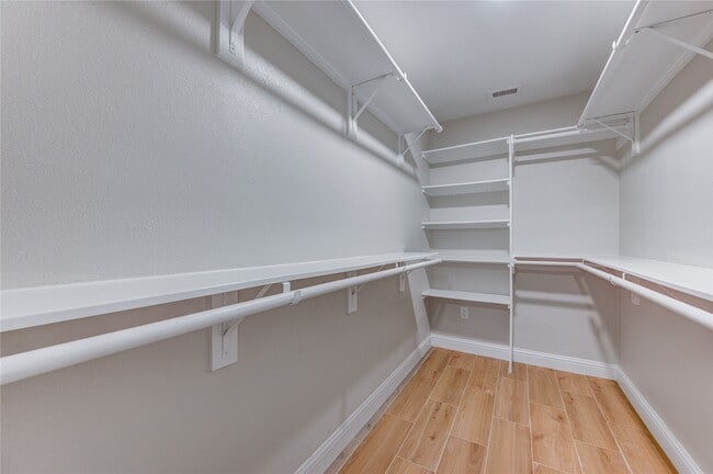 Building Photo - 3538 Truxton Dr