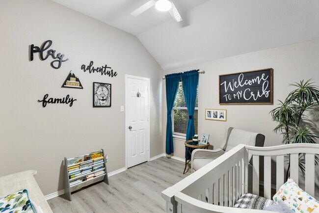Building Photo - 11818 Rainbow Bridge Ln