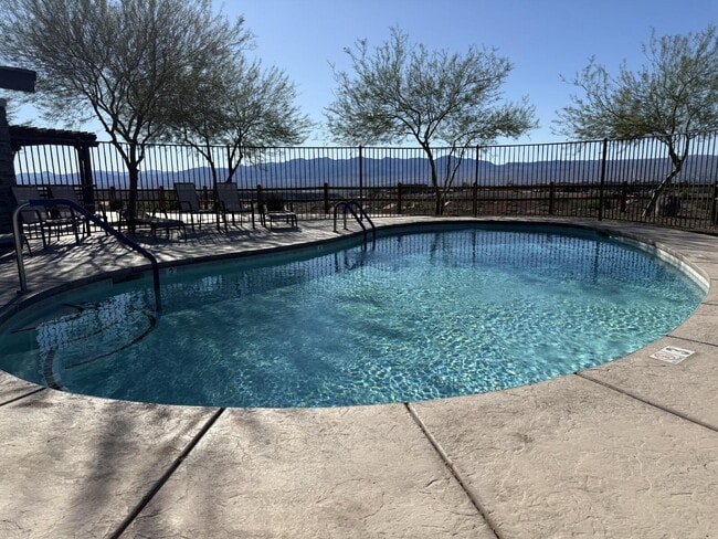 Building Photo - Beautiful Contemporary home with panoramic views! Community pool and club house use included.