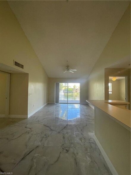 Building Photo - 1205 Wildwood Lakes Blvd