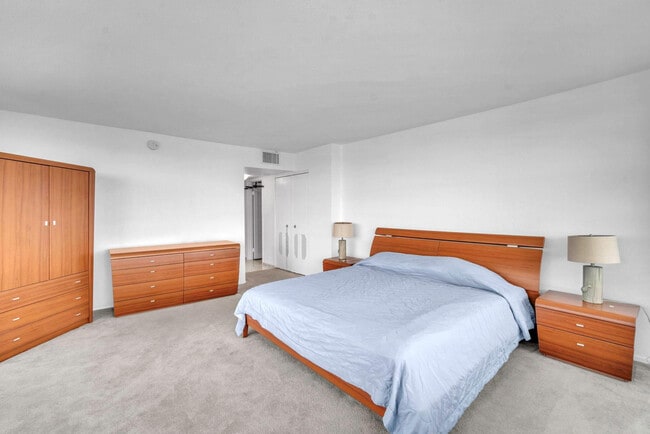 Building Photo - 4280 Galt Ocean Dr