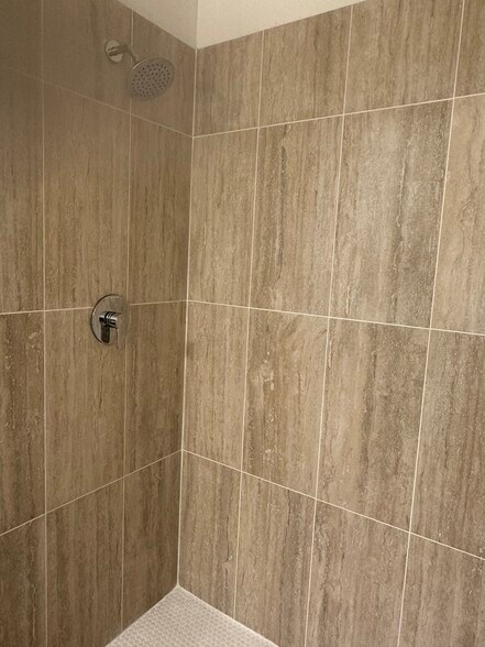 Building Photo - 6019 Scotchwood Gln